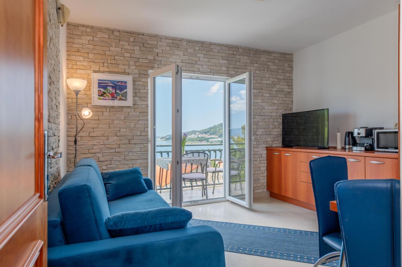 Apartmani Mirta Omis A Eksteriør bilde